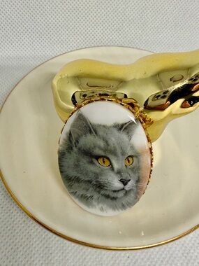 Porcelain Brooch Gray Cat Portrait with Amber Eyes Mid Century Modern Vintage